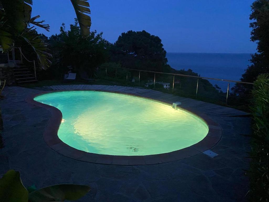 Villa Les Alizes Le Le Rayol-Canadel-sur-Mer 外观 照片
